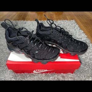 Nike Air Vapormax Plus woman’s size 8